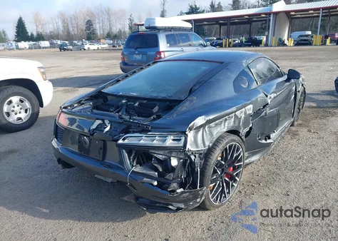 2018 Audi R8 5.2 V10 z USA, uszkodzony, nr VIN WUABAAFX7J7902446